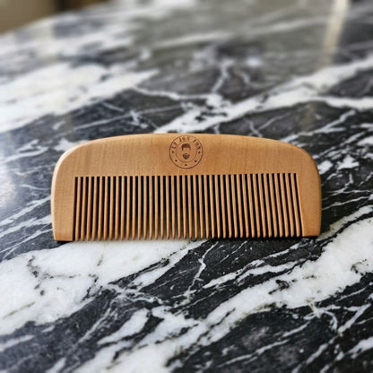 Beard comb lifestyle image front